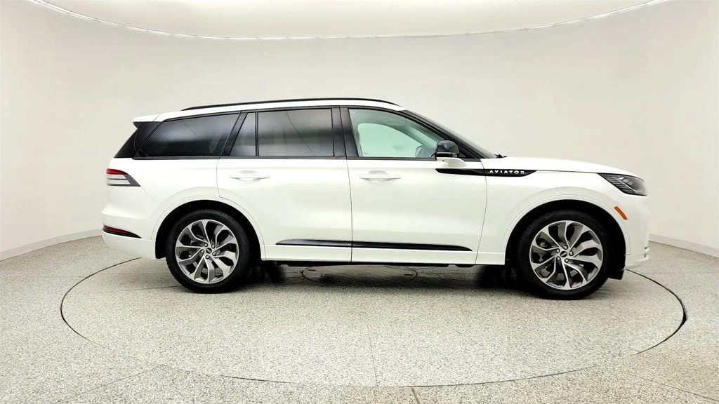 Used 2025 Pristine White Metallic Tri-Coat Lincoln Premiere RWD w/ Jet Pkg & 21