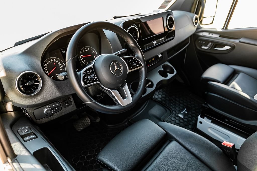 Used 2023 White Mercedes-Benz TIFFIN GH1-AB image 8