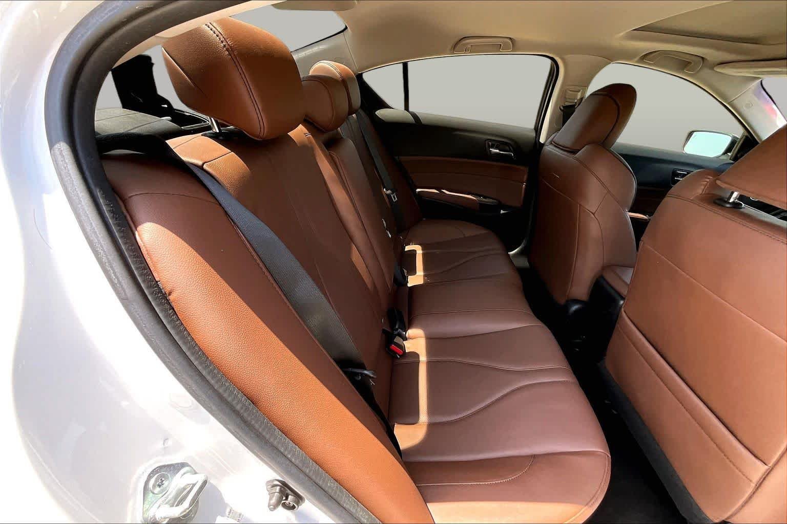 Used 2021 Platinum White Pearl Acura w/Premium Package image 20