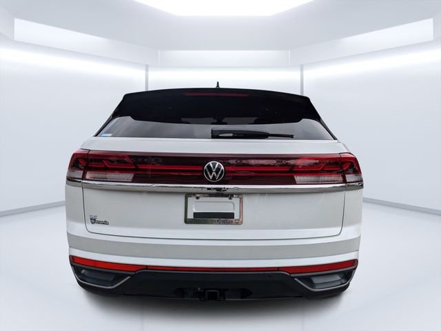 New 2026 White Volkswagen 2.0T SE w/Technology image 4