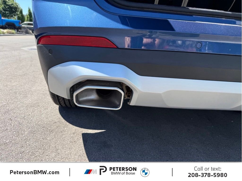 Used 2022 Blue BMW xDrive30i image 13