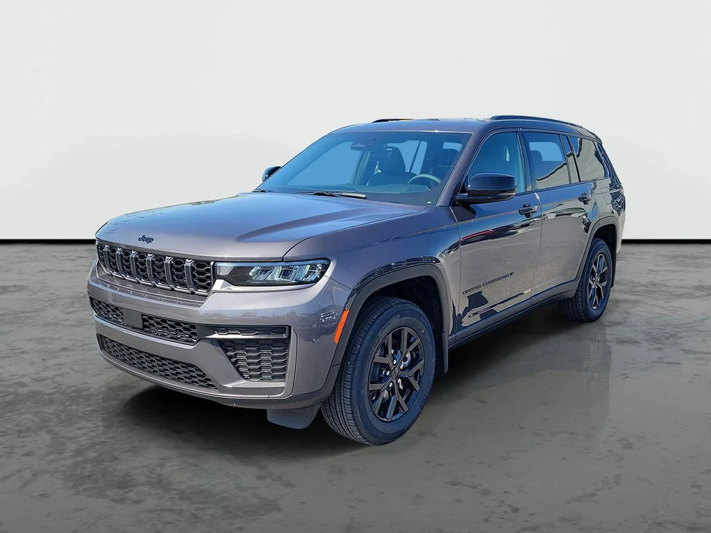 New 2026 Baltic Gray Metallic Clearcoat Jeep Altitude image 5