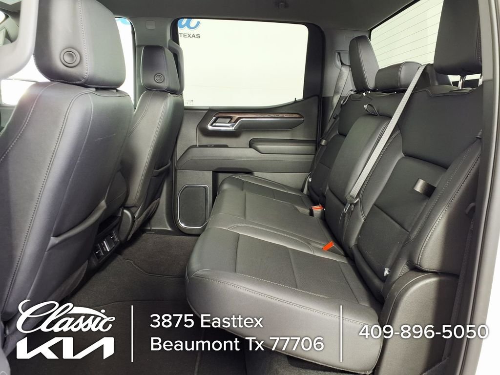 Used 2025 White GMC SLT image 9