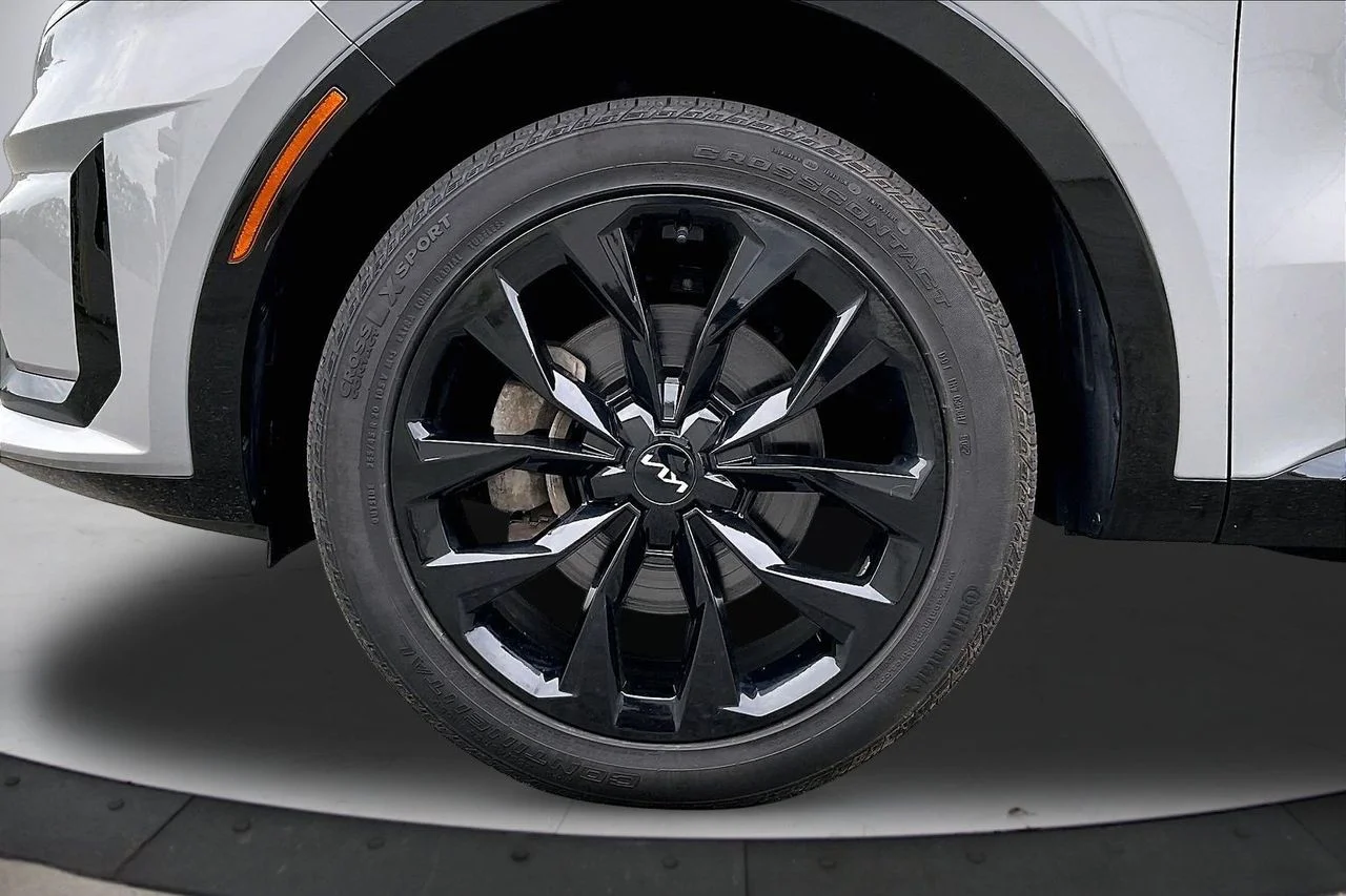 Used 2023 Gray Kia SX image 36