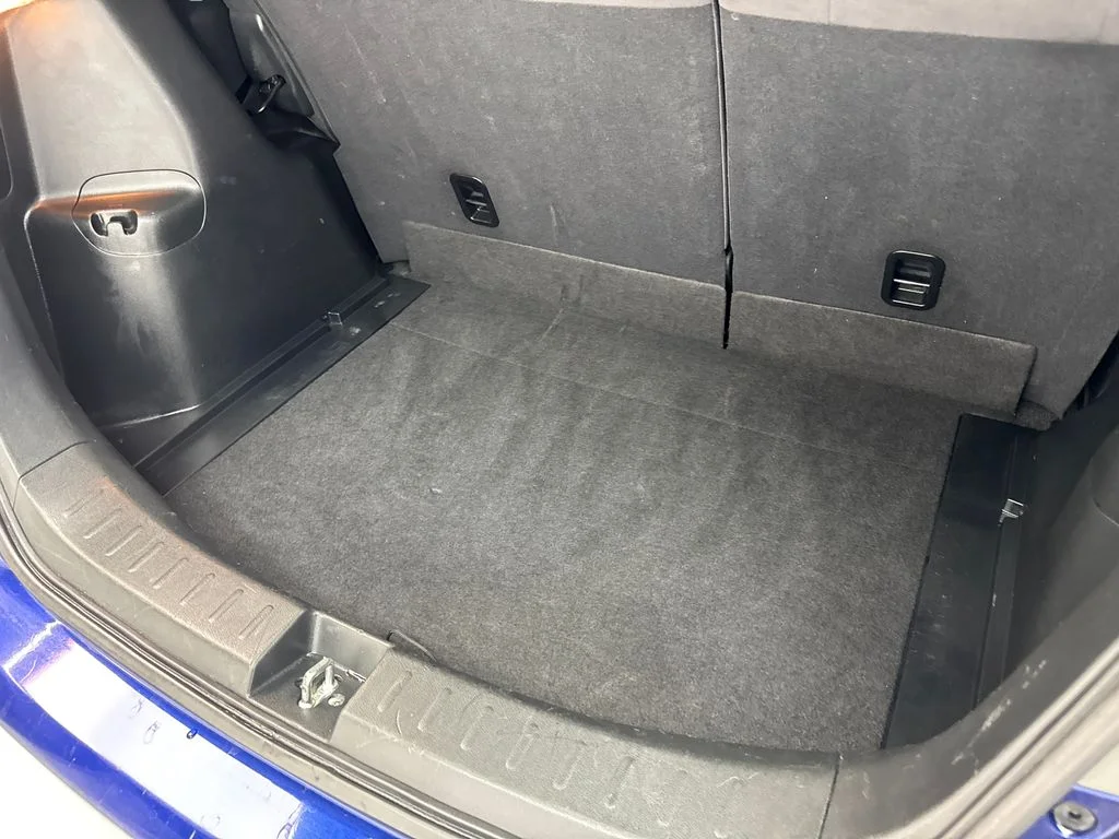 Used 2011  Honda Base image 75