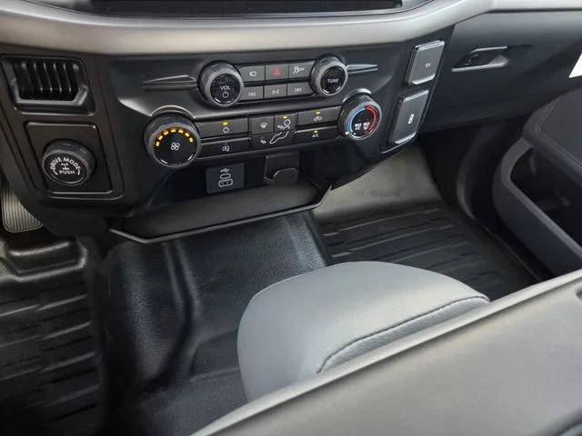 New 2026 Oxford White Ford XL image 31