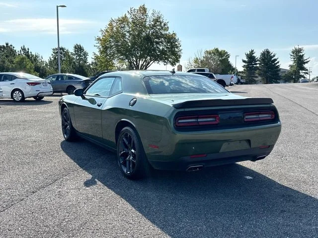 Used 2022 Green Dodge SXT image 7