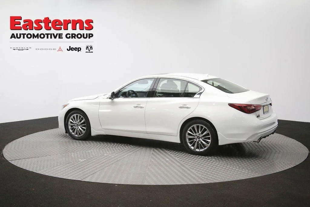 Used 2023 White INFINITI LUXE image 66