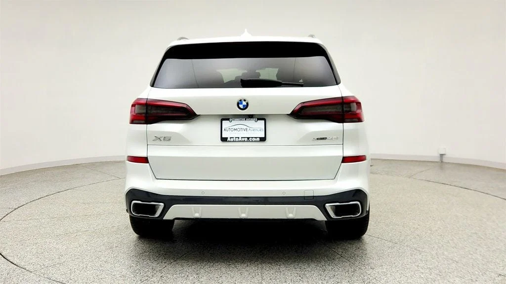 Used 2023 Mineral White Metallic BMW xDrive30i SAV w/ M Sport Pkg & Premium Pkg image 6