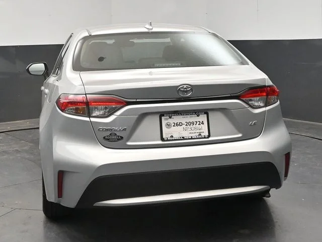 Used 2022 Silver Toyota LE image 7