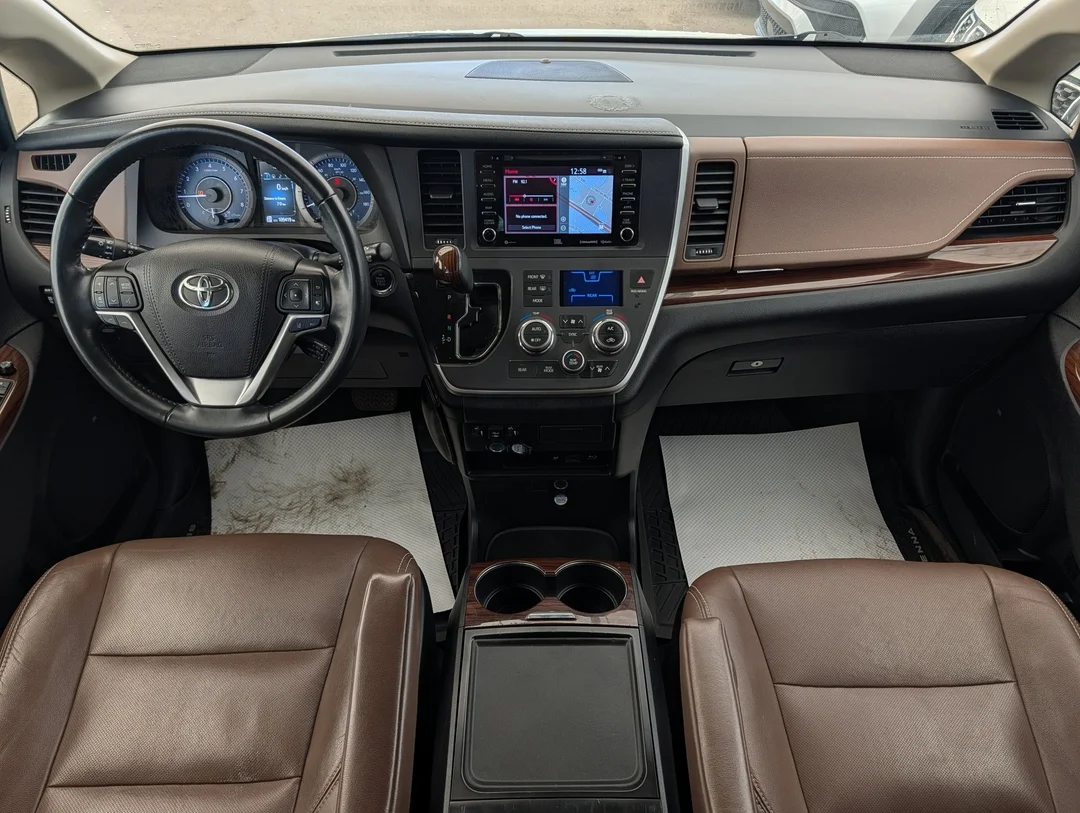 Used 2020 White Toyota XLE - - AWD - 3.5L V6 - Adaptive Cruise Control - Forward Collision Warning & More! image 26