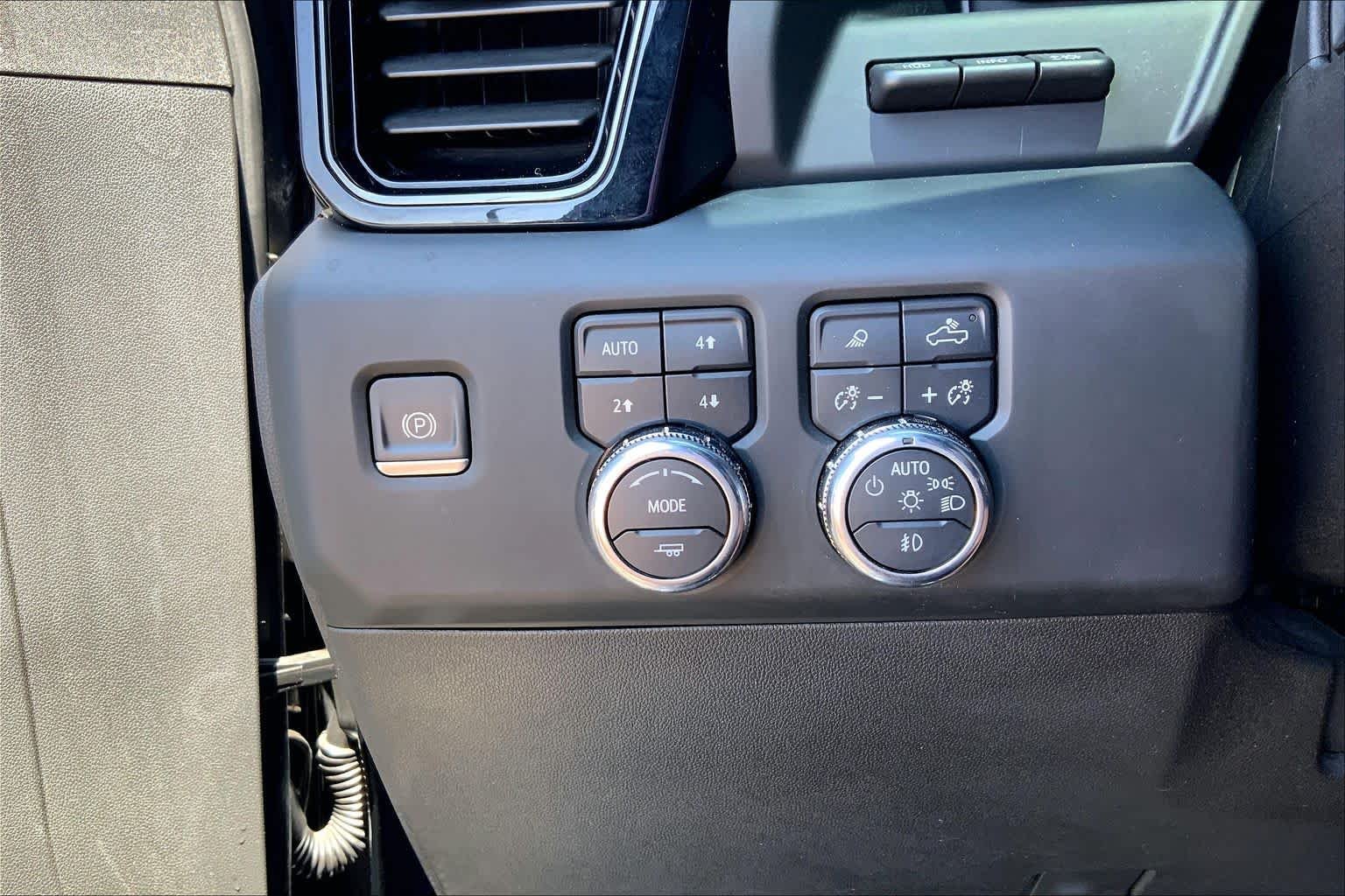 Used 2024 Onyx Black GMC AT4 image 36