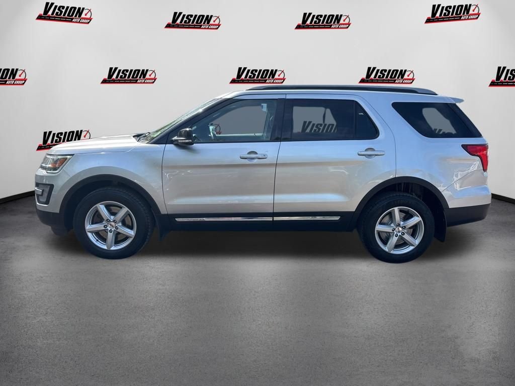 Used 2017 Silver Ford XLT image 8