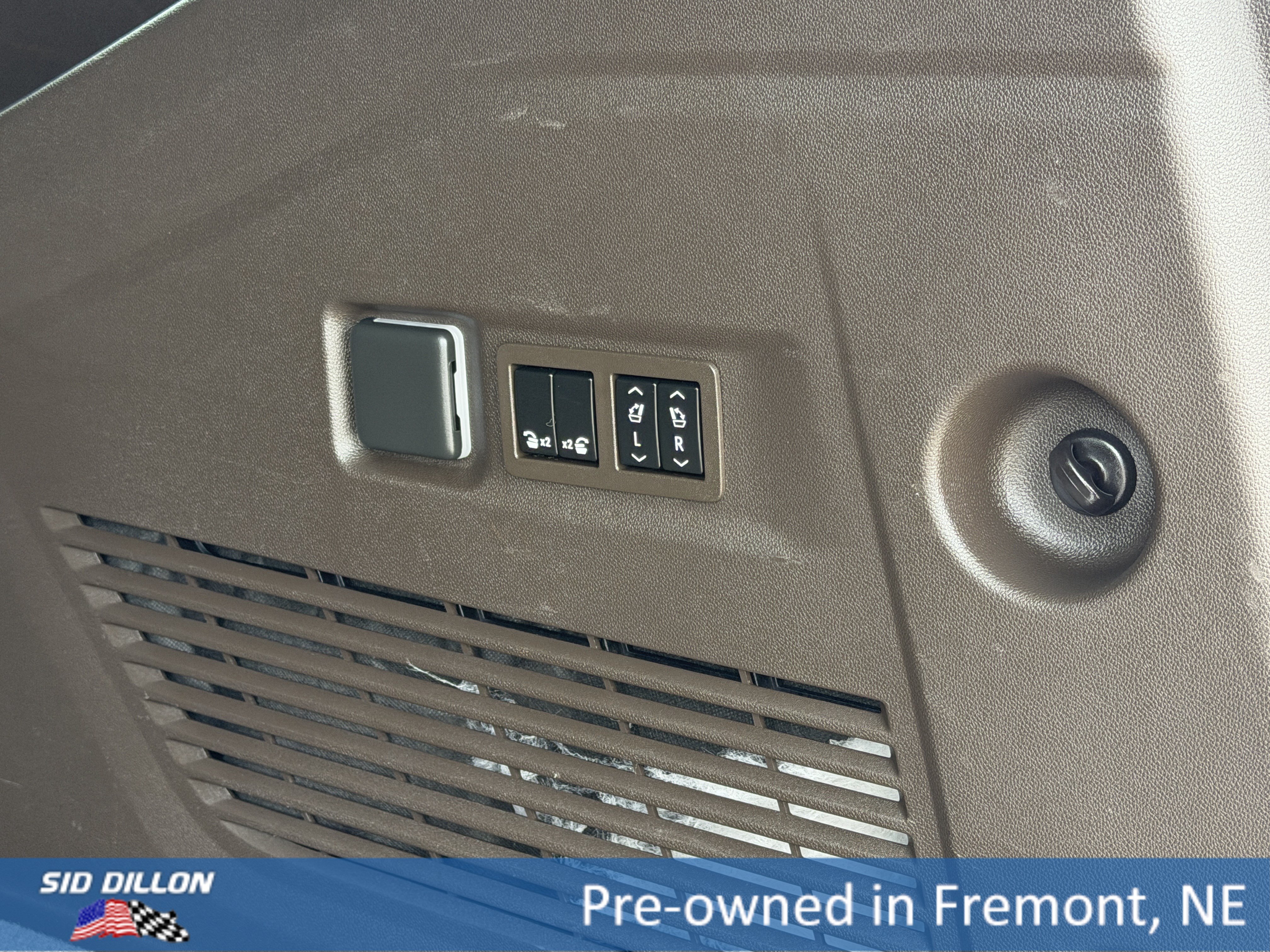 Used 2022 Onyx Black GMC Denali image 6