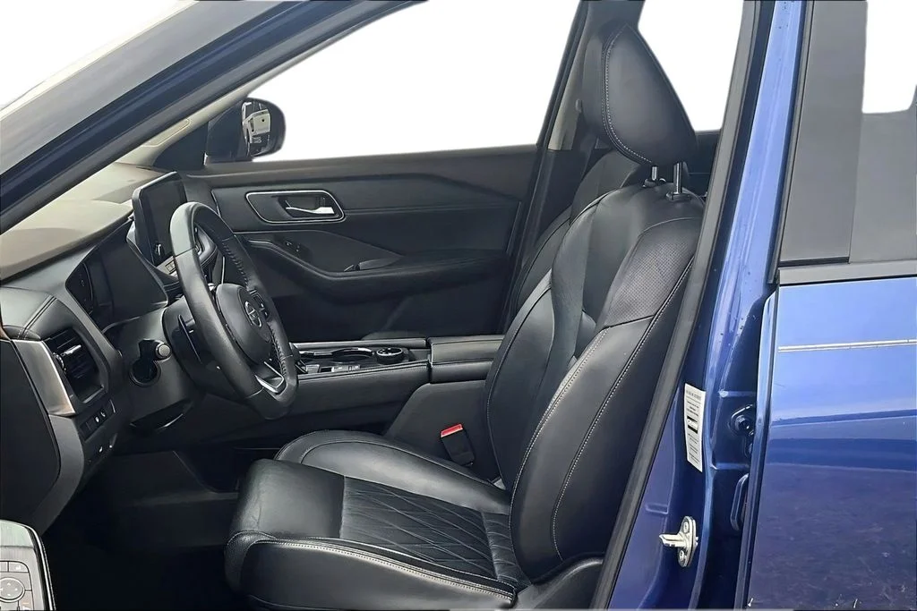 Certified Used 2021 Blue / Black Nissan Platinum image 21