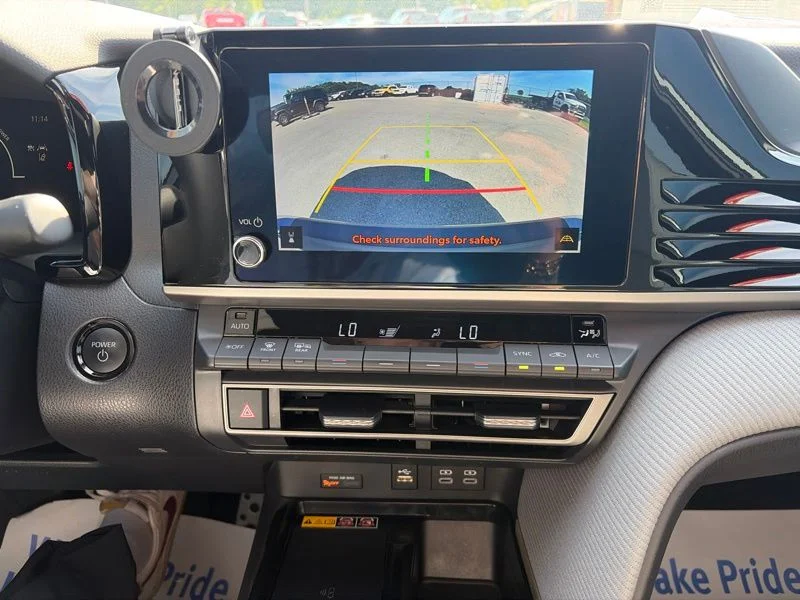 Used 2025  Toyota SE image 29