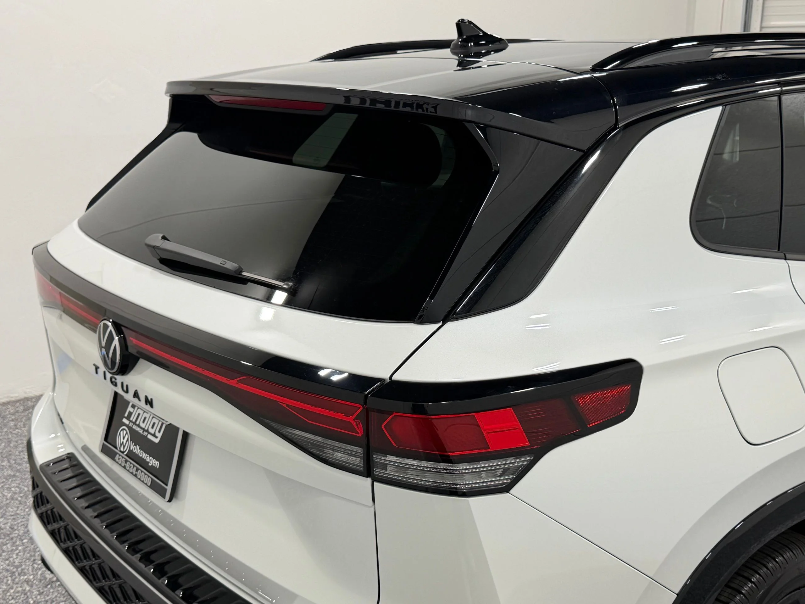 New 2026 White Volkswagen SE R-Line Black image 18