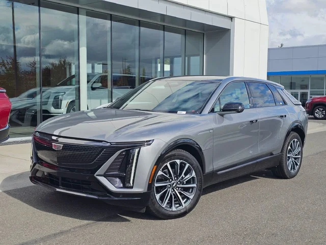 2024 Cadillac LYRIQ Sport 2