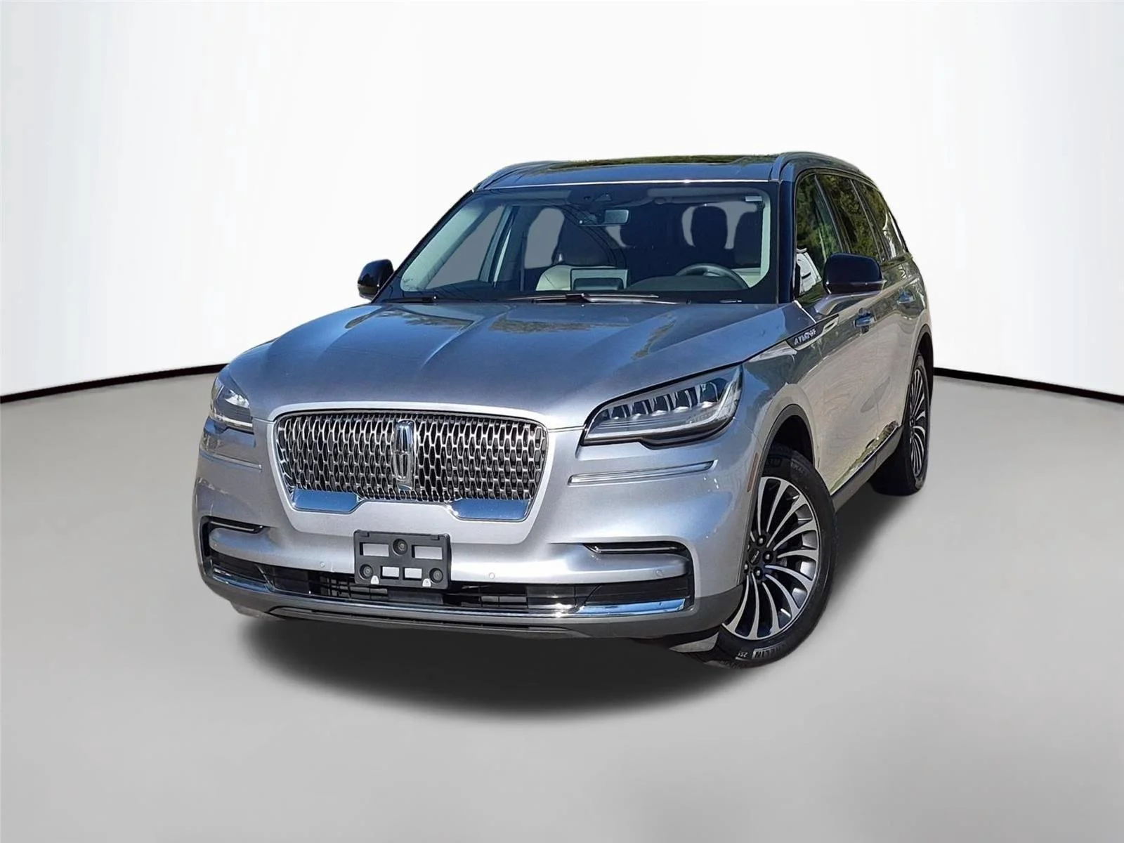 Used 2023 Silver Radiance Metallic Clearcoat Lincoln Standard image 1