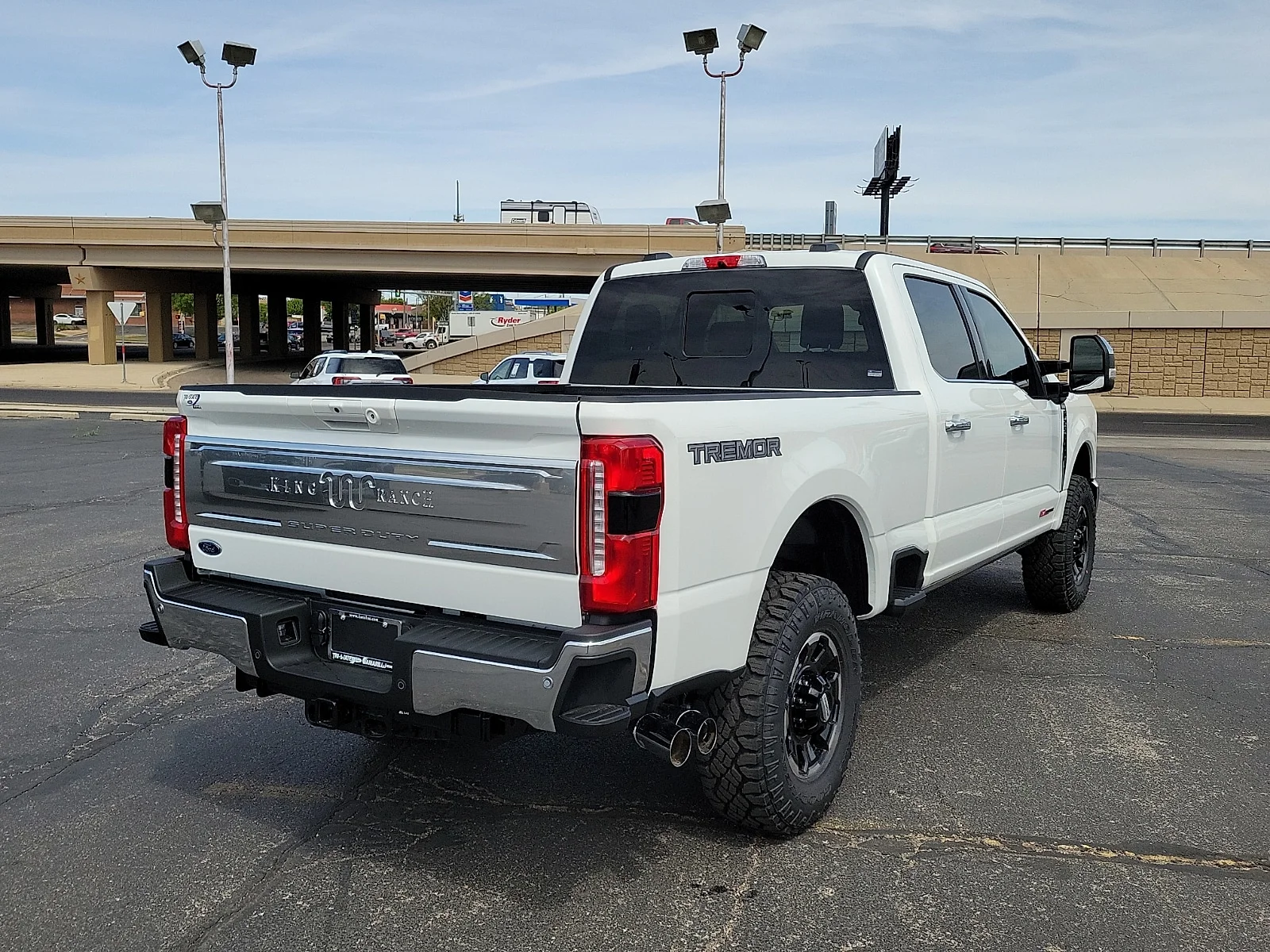 New 2026 Star White Metallic Tri-Coat Ford F-250&reg; King Ranch&reg; image 4