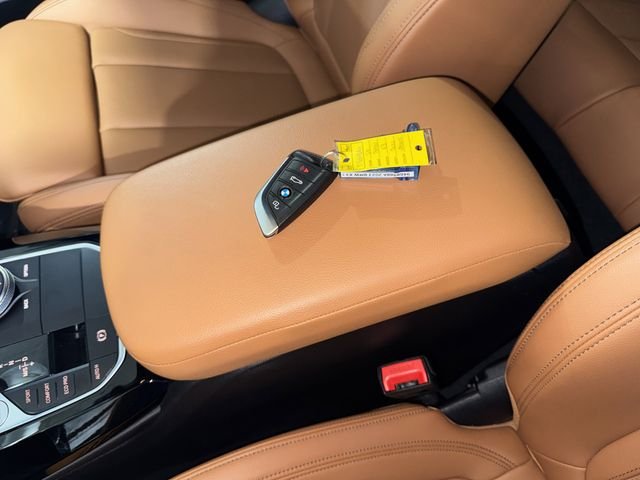 Used 2023 Black Sapphire Metallic BMW sDrive30i image 29