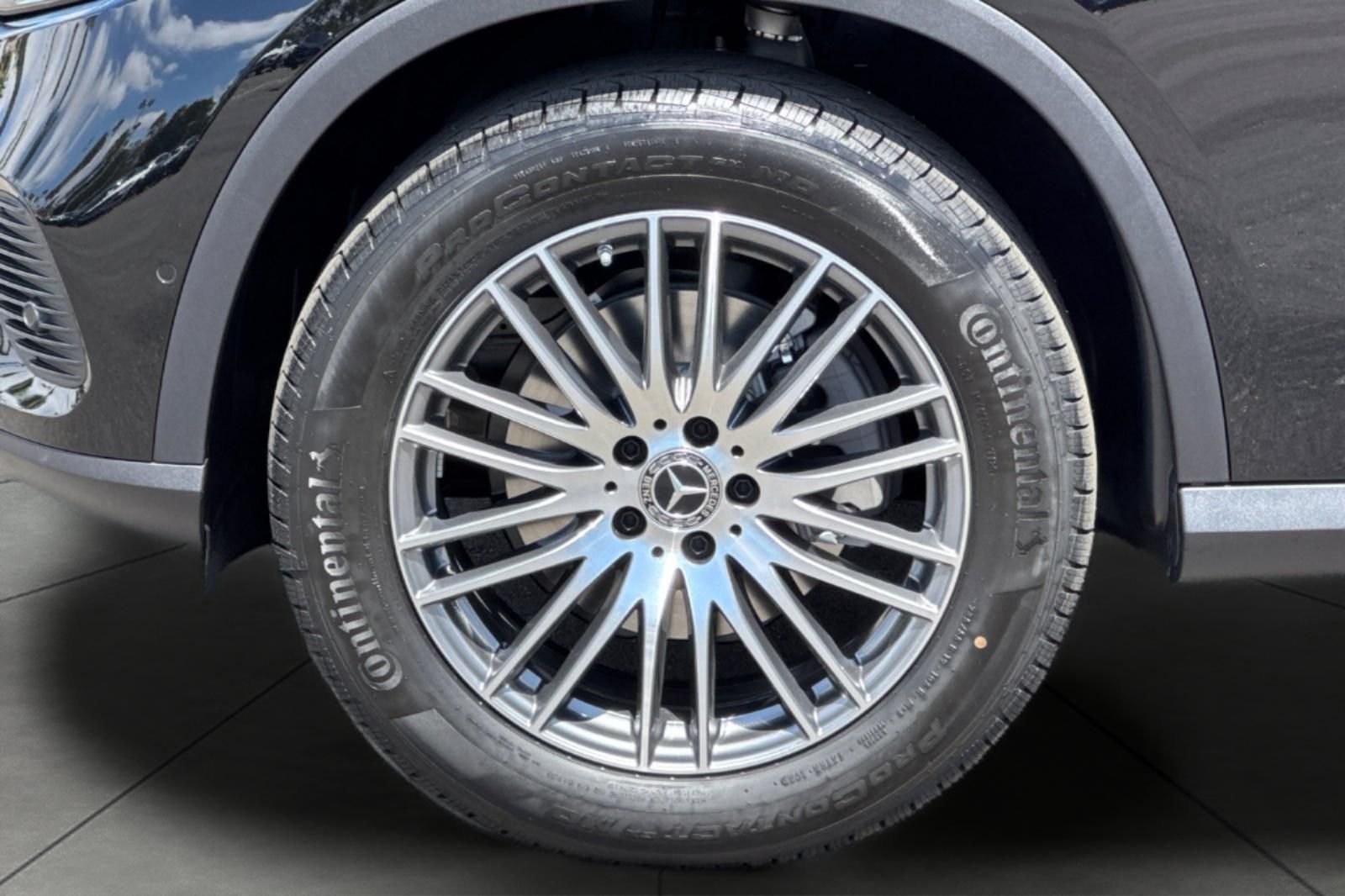 New 2026 Black Mercedes-Benz GLC 300 image 3