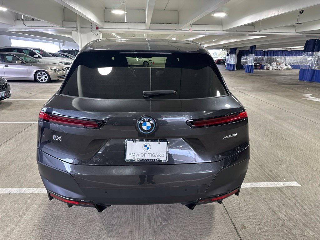 Certified Used 2024 Dark Graphite Metallic BMW xDrive50 image 5