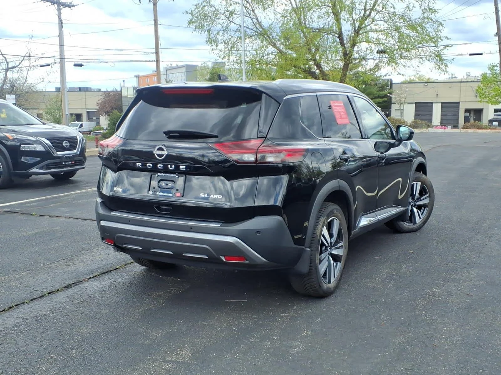 Certified Used 2023 Super Black Nissan SL image 5
