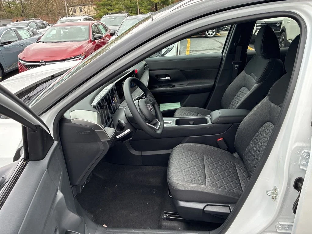 New 2026 Aspen White TriCoat / Super Black Two-tone Nissan SV image 14