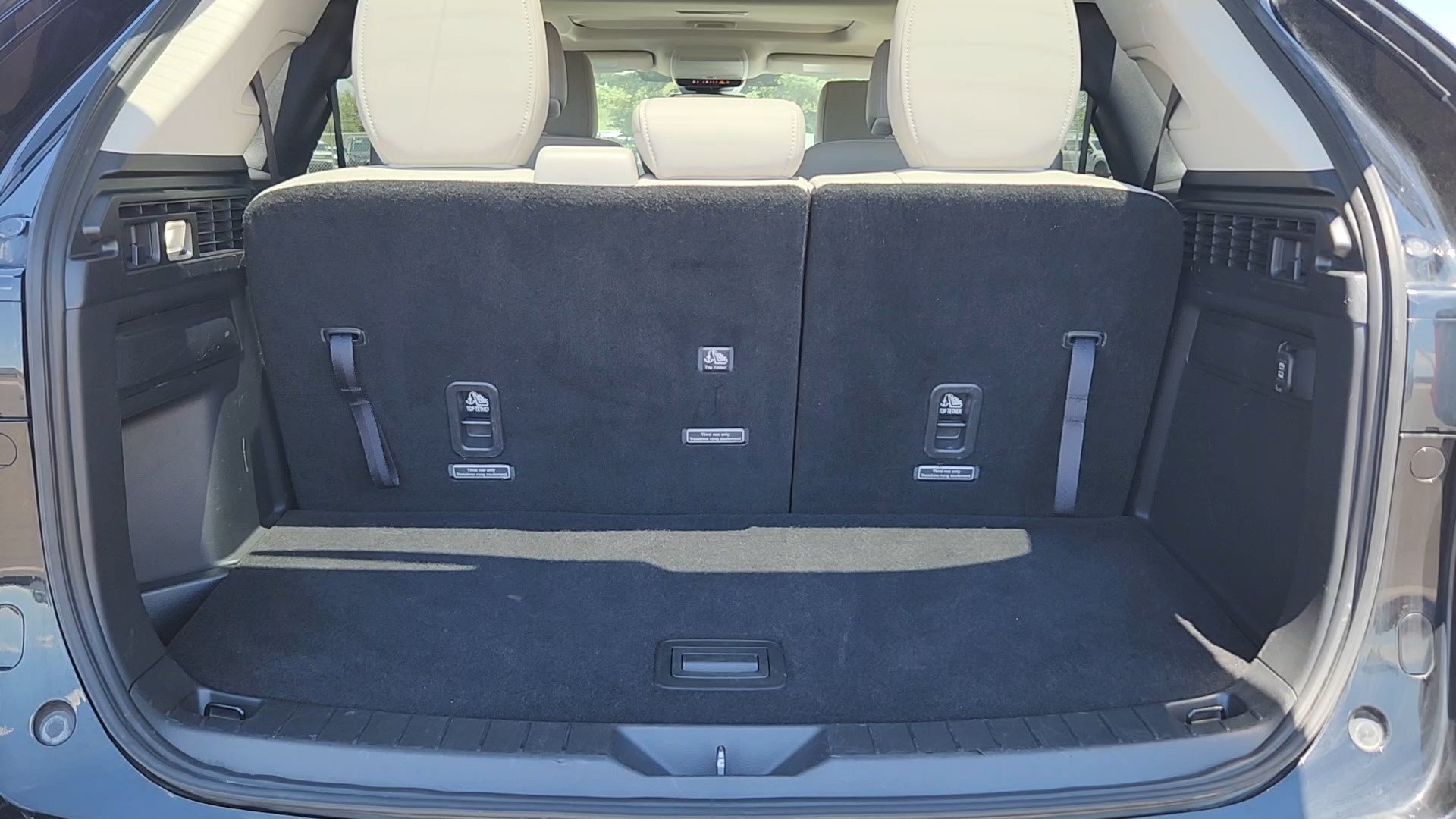 Used 2025 Jet Black Mica Mazda Preferred Package image 21