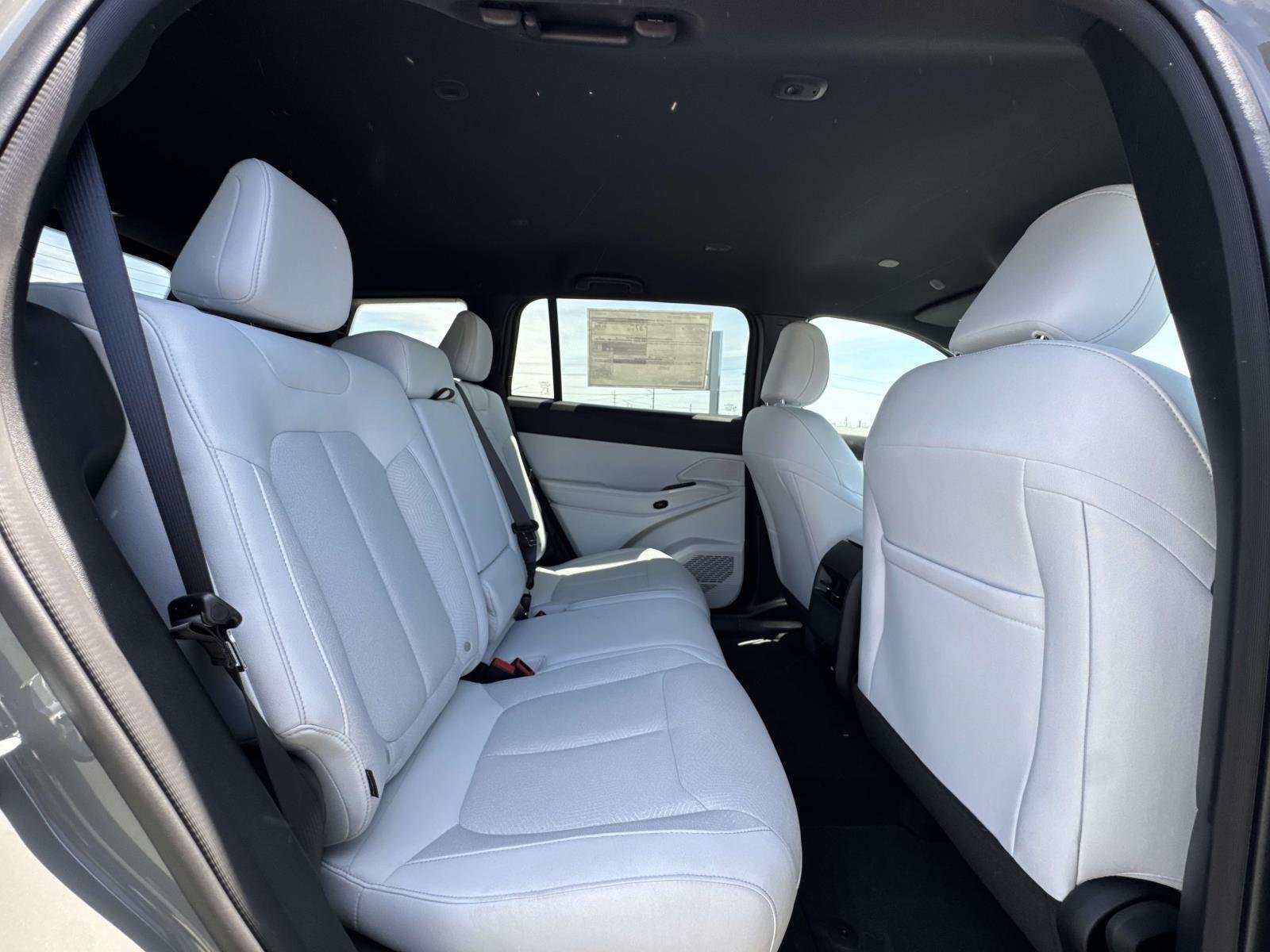 New 2026 Sting-Gray Clear-Coat Exterior Paint Jeep Laredo image 16
