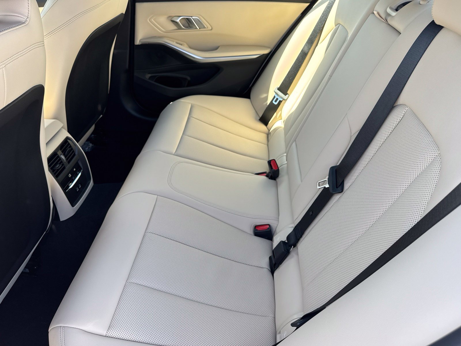 New 2026 Alpine White BMW 330i image 29