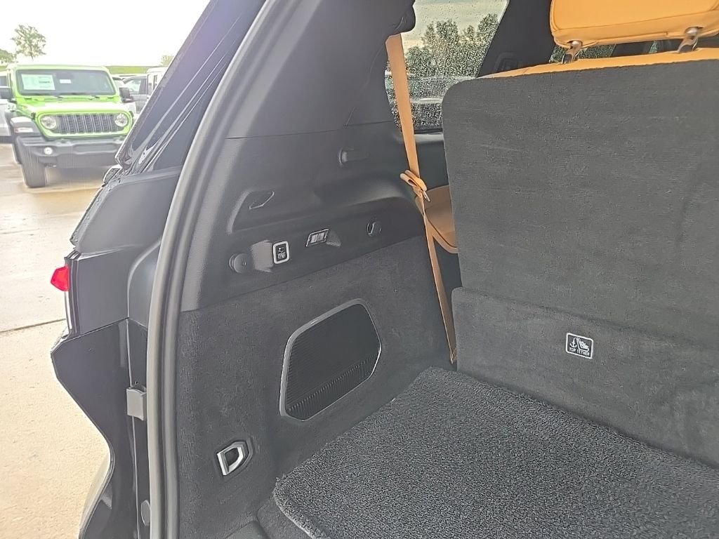 Used 2024 Black Jeep Summit image 110