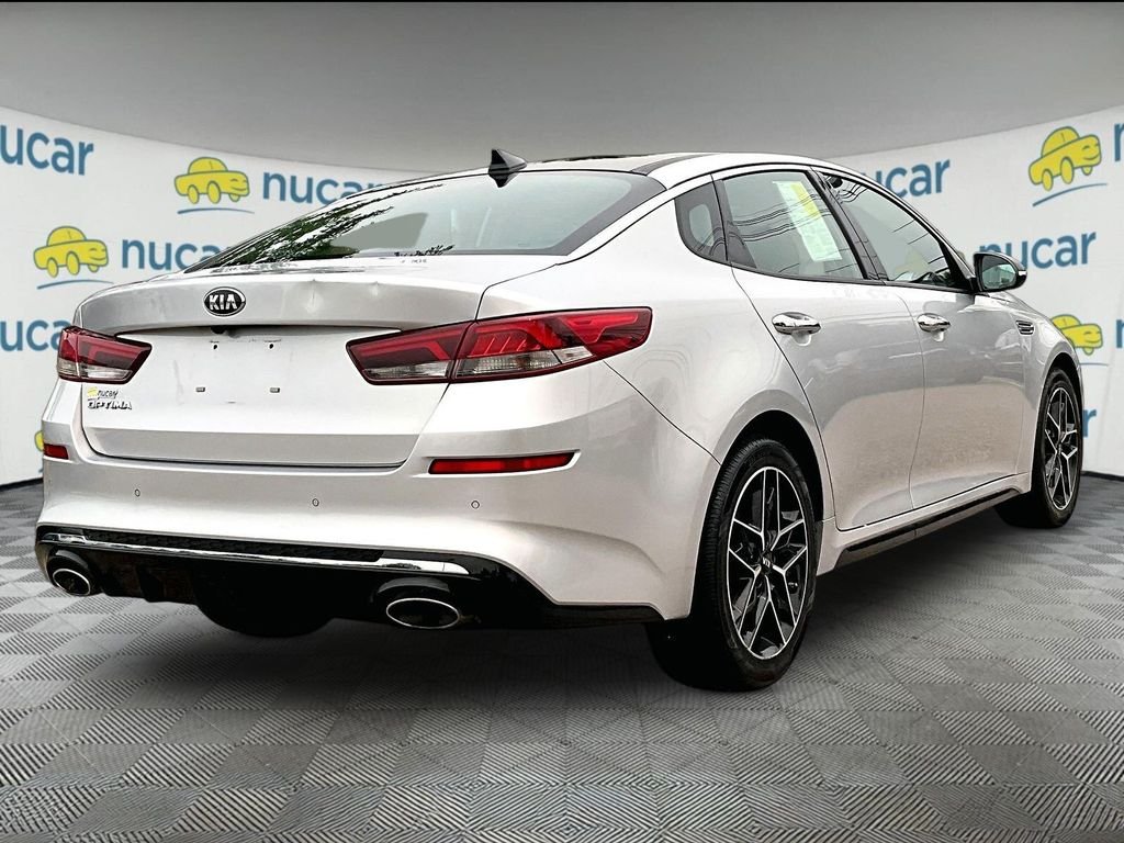 Used 2020 Silver Kia SE image 6