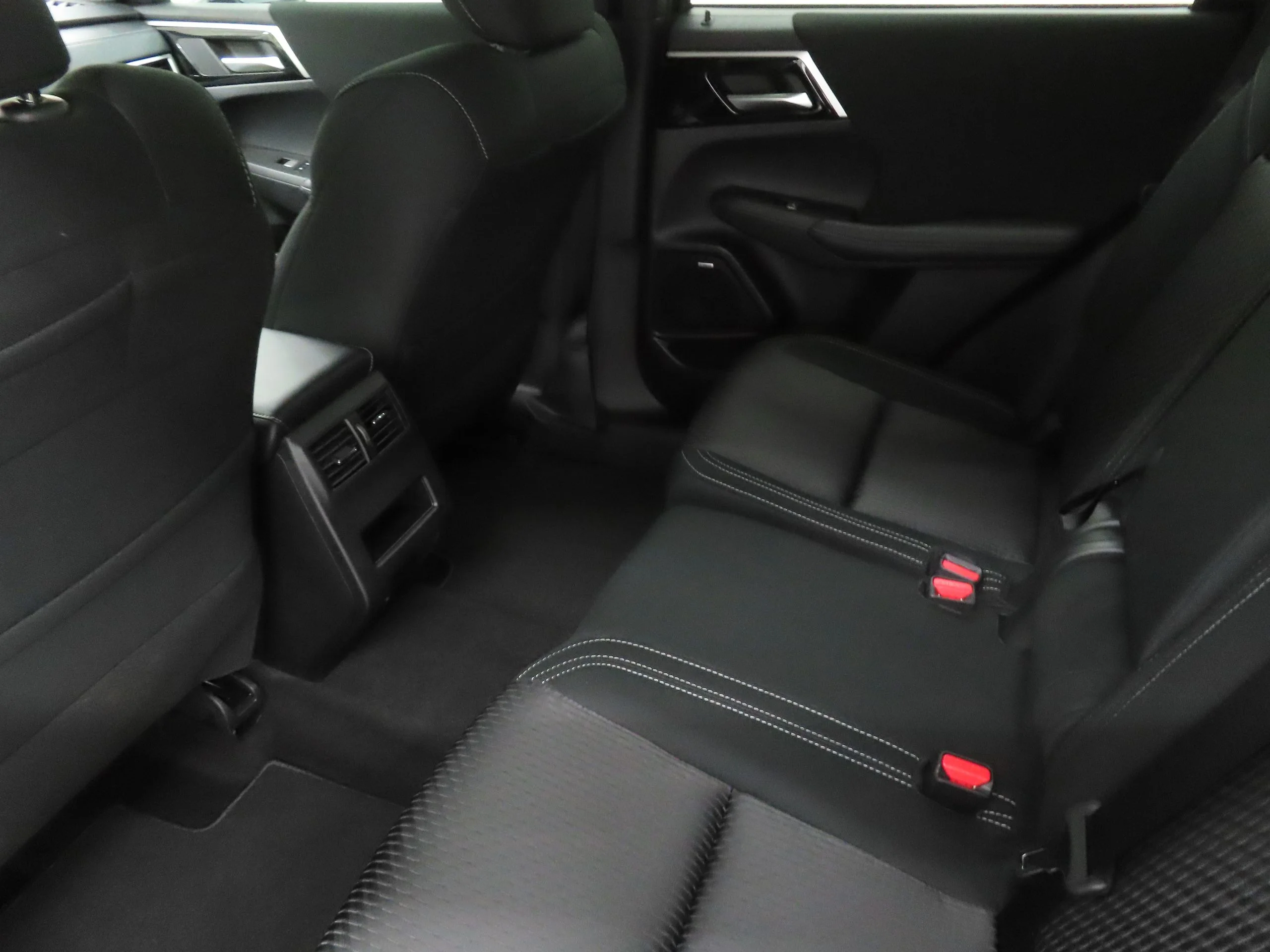 New 2026 Black Mitsubishi ES image 21