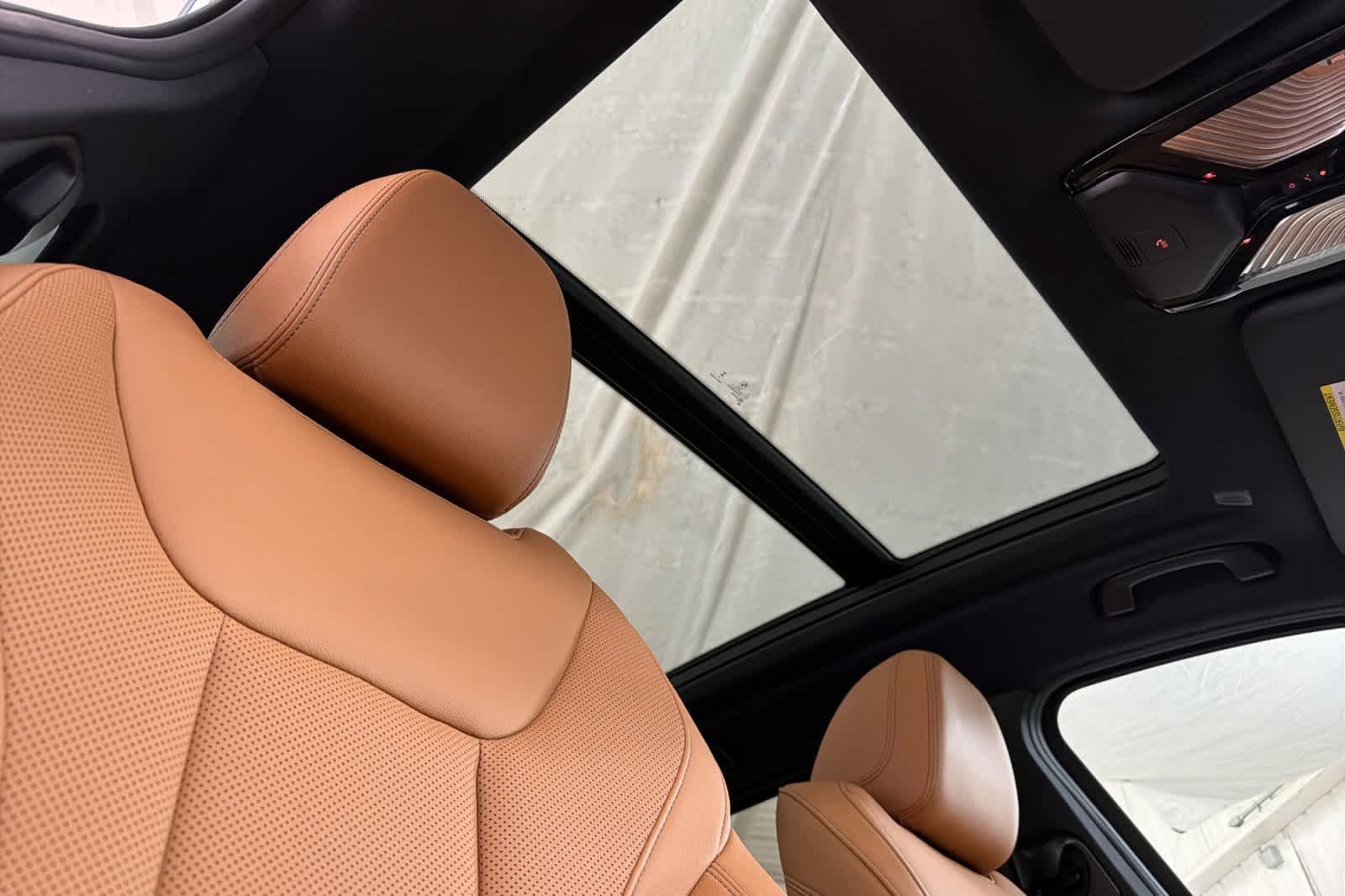 Used 2024 Phytonic Blue Metallic BMW sDrive30i image 17