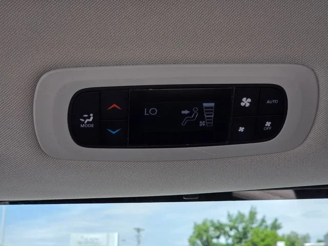 Used 2019 White Chrysler Touring Plus image 15