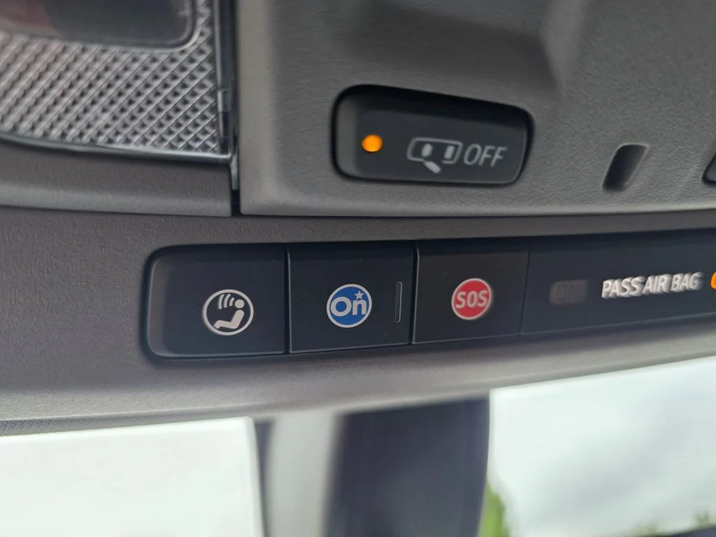 Used 2020 BLACK Chevrolet LT image 24