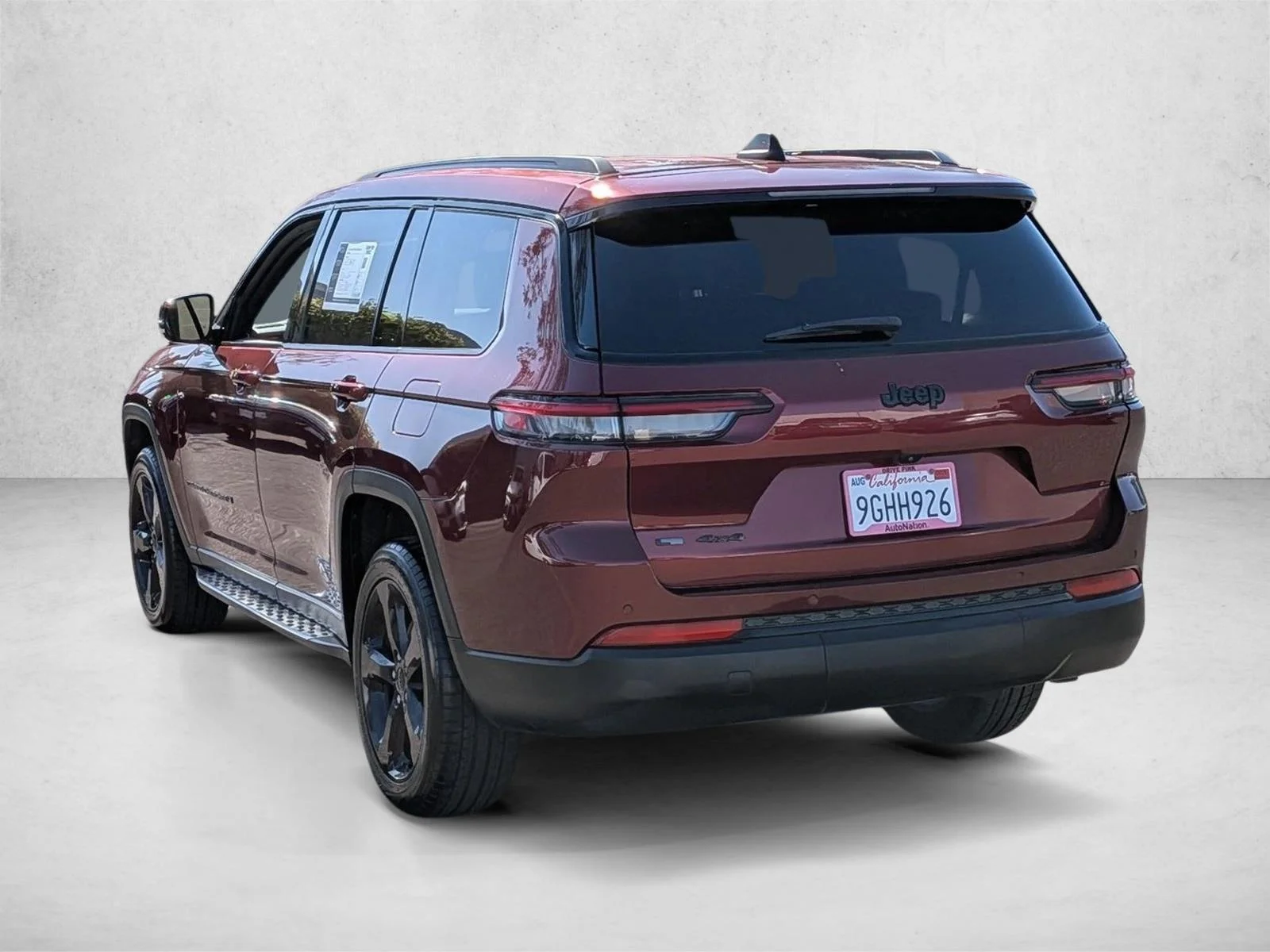 Used 2023 Velvet Red Pearlcoat Jeep Altitude image 8