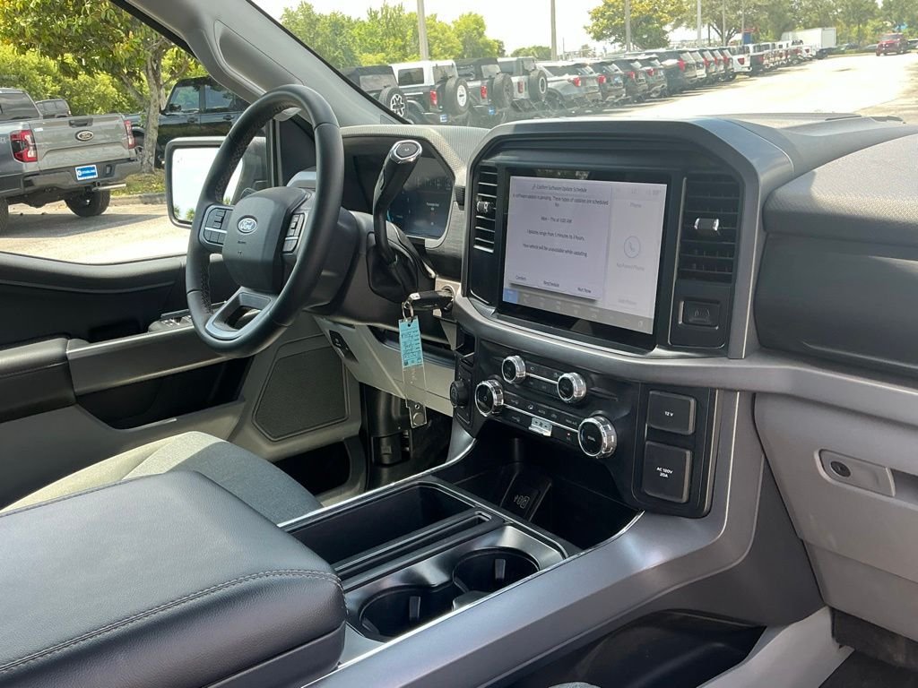 Used 2025 Black Ford XLT image 16