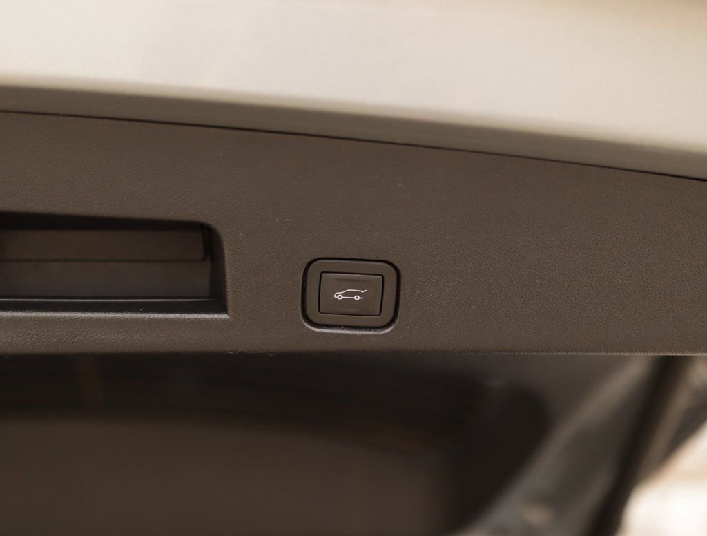 Used 2025 Moonstone Gray Metallic Buick Sport Touring image 32