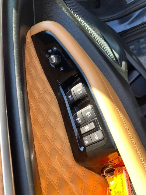Used 2022 Black Jeep Summit image 21