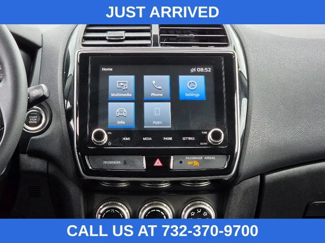 Used 2020 Labrador Black Metallic Mitsubishi 2.0 SE image 27