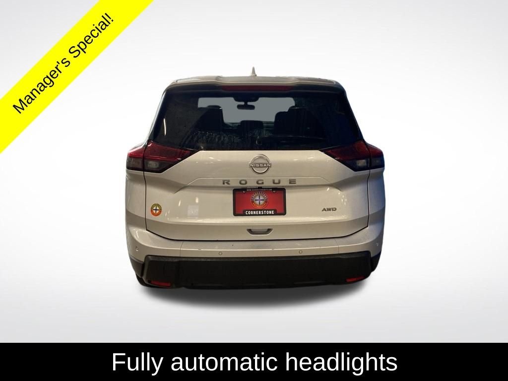Used 2025 Silver Nissan SV image 18