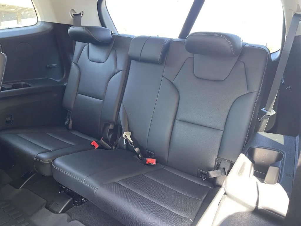 Used 2025  Kia S image 19