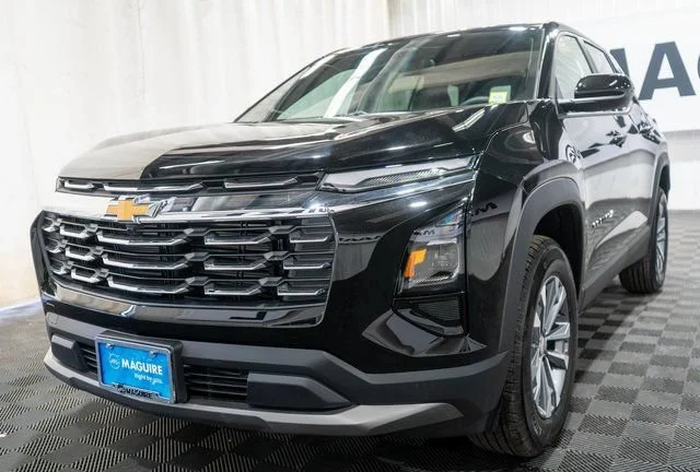New 2027 Mosaic Black Metallic Chevrolet LT image 2