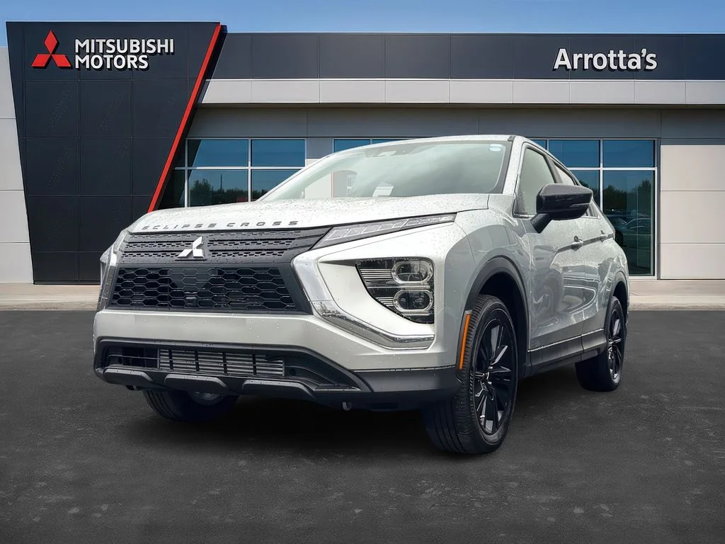 New 2026 Alloy Silver Metallic Mitsubishi LE image 29