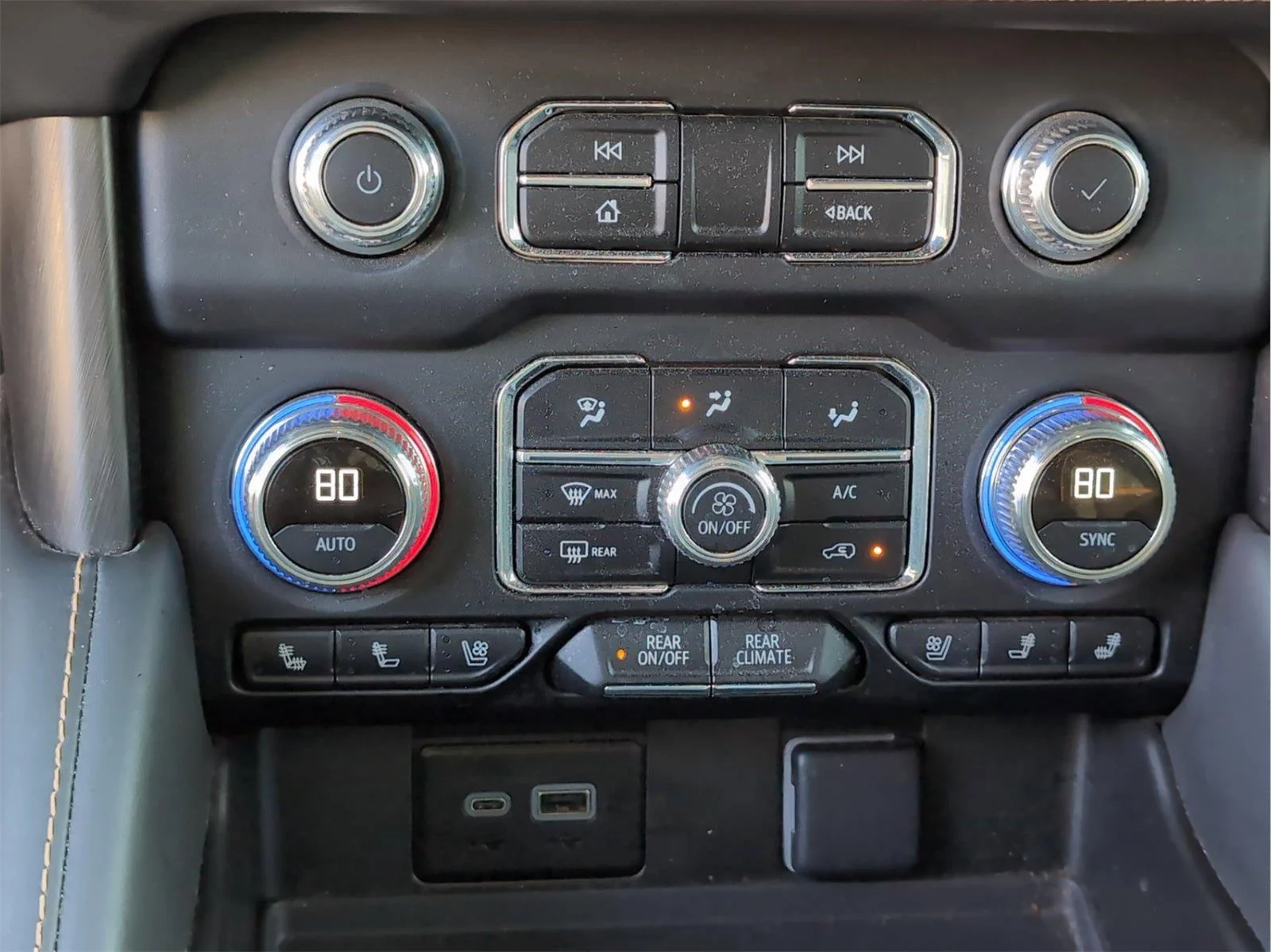 Used 2023 Onyx Black GMC AT4 image 25