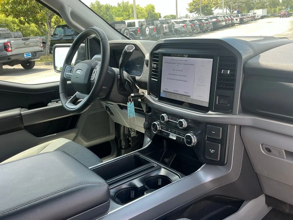 Used 2025 Black Ford XLT image 16