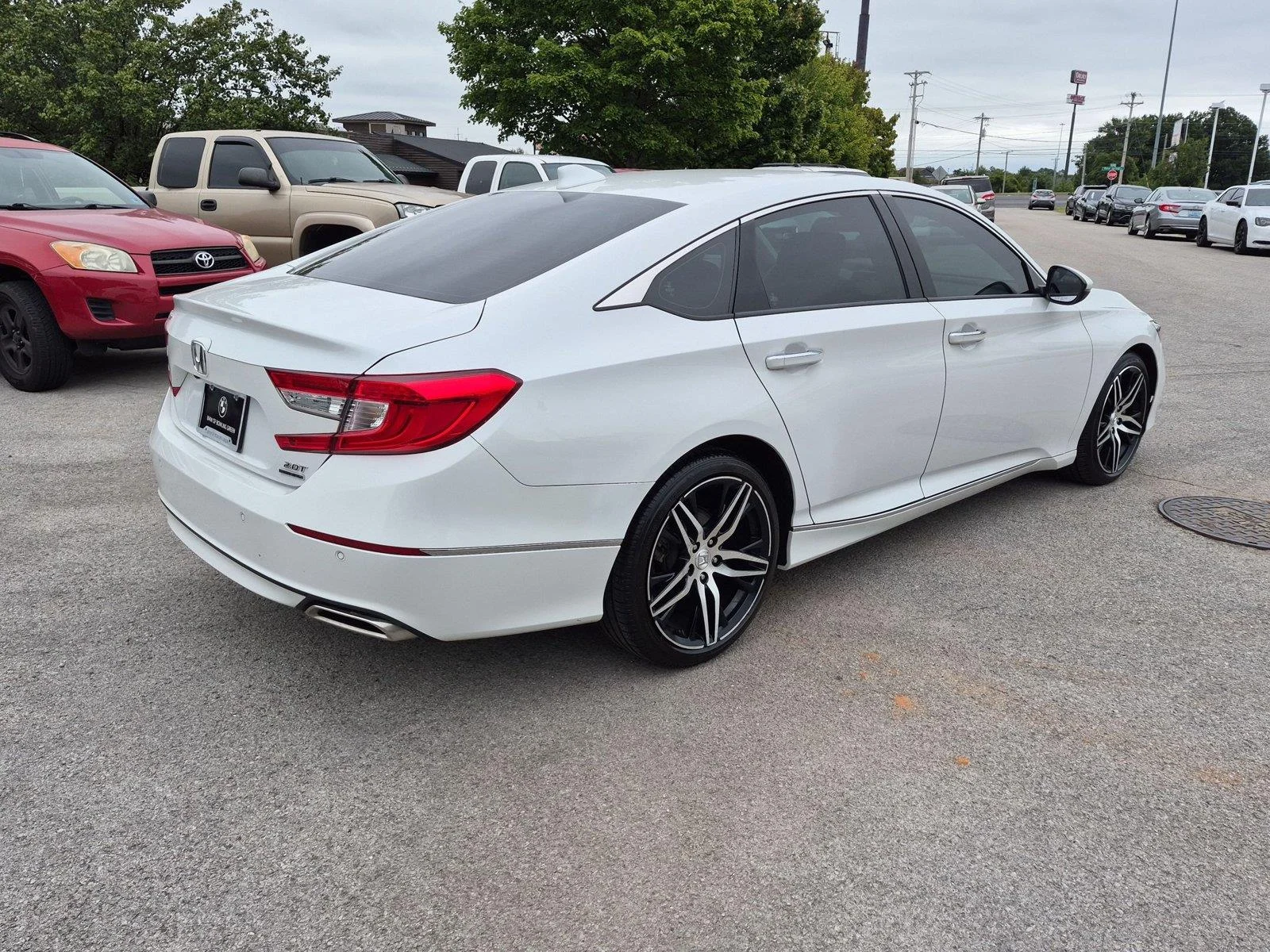 Used 2021 Platinum White Pearl Honda Touring image 5